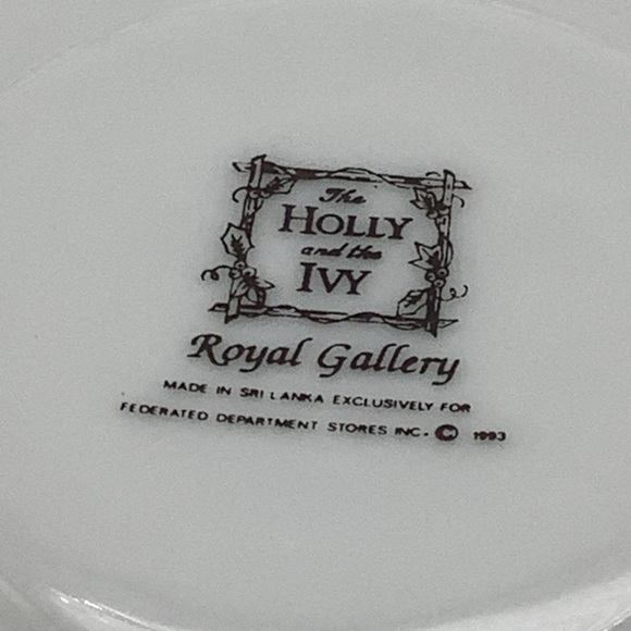 Vintage The Holly and the Ivy Royal Gallery Set of Four Cups and Saucers - Picture 9 of 9